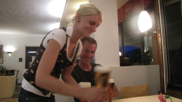 Michiel_Pilaar_serveerster.jpg