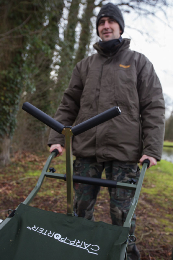 Korda-Carp-porter-v-steun