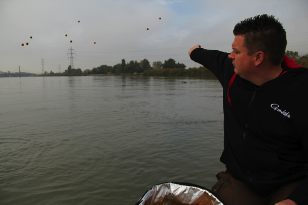 Saron-Debets-aanvoeren