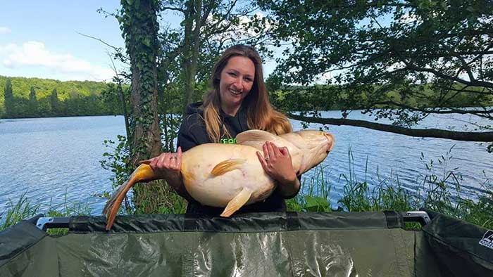Sabrina Pak met haar nieuwe PR; een prachtige spiegel van 22 kg . Binnenkort haar verhaal op www.esvsupplies.nl