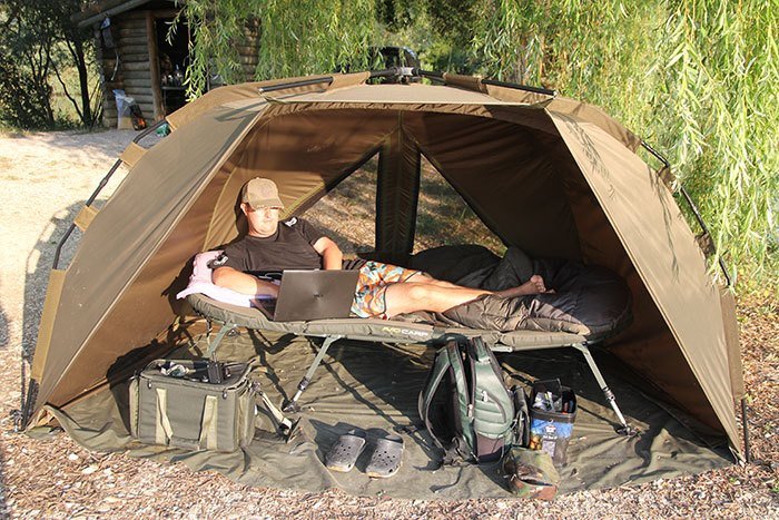 Ook tijdens zijn buitenlandse trips werkt Arjen gewoon door.