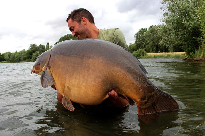 Jerome Sebille met een 31 kg topvis uit Etang 5