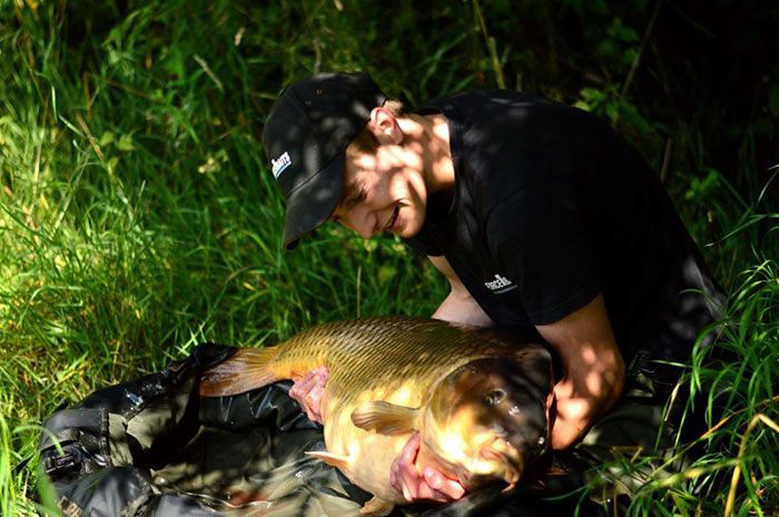 Force1baits consultant Rex van Puffelen is al de hele zomer op stoom. Dit is een van zijn betere vissen!