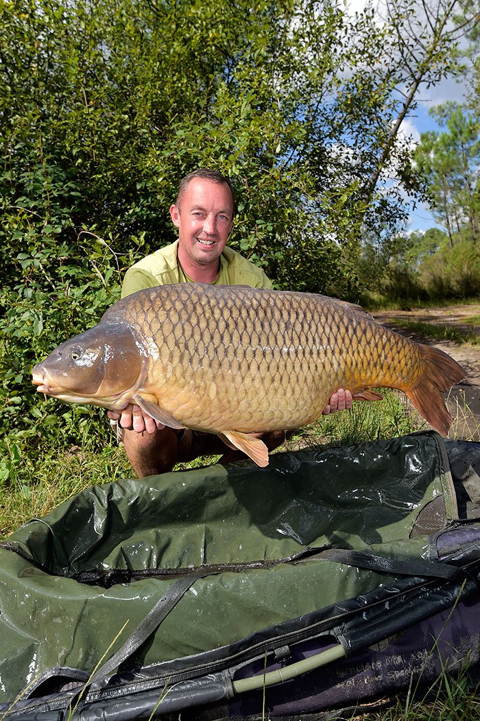 Deze brede vis bracht net geen 29 kg op de schaal.
